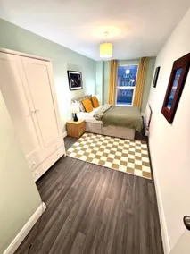 Bright 1 Bed Flat in Bermondsey - Image 2