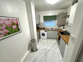 Bright 1 Bed Flat in Bermondsey - Image 3