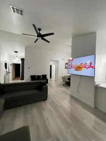 Stylish Home - Cardinal Stadium - Image 4