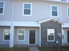 Cozy, Modern Brand New Townhouse - Image 2