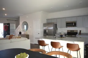 Cozy, Modern Brand New Townhouse - Image 4
