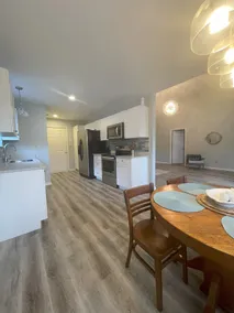 Lakehouse with Private Pool - Image 4