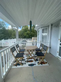 Lakehouse with Private Pool - Image 3