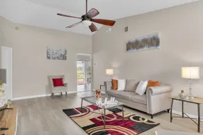 Rose's Lakeview - Image 3