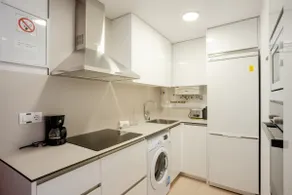 Apartment with free parking, close to the Dalí Museum - Image 2