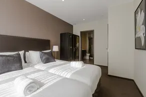 Queenstown Village Apartments - Image 2