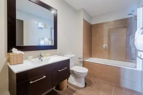 Queenstown Village Apartments - Image 5