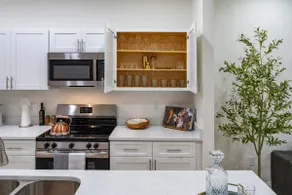 35% Off- Modern Downtown Orlando Getaway - Image 5