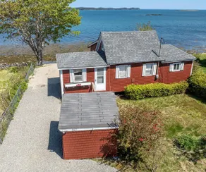 Sandy River Beach Cottage - Image 2