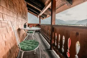 Apartment with terrace - Image 3