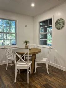 The Cozy Lakeside Cabin - Image 5