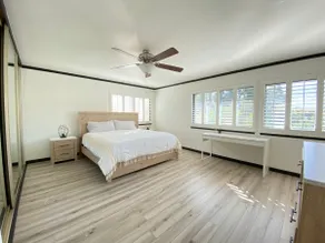 End-unit condo 10 mins from downtown, close to shops and airport - Image 5