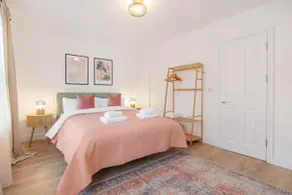 Stunning 3bed 30 mins to London & H Potter Studios - Image 3