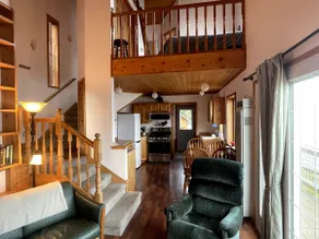 Charming Beachfront Cottage near Langley - Image 5