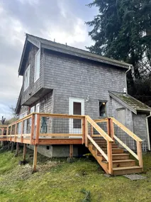 Charming Beachfront Cottage near Langley - Image 2