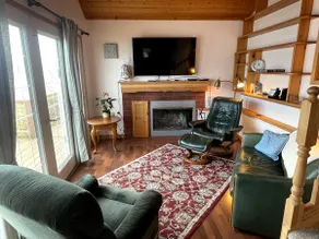 Charming Beachfront Cottage near Langley - Image 4