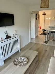 Annexe with lovely secluded private garden. - Image 2