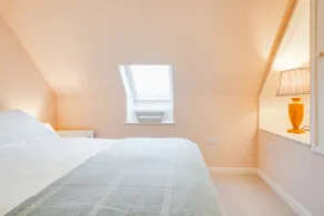 Charming Coach House Retreat Near Sherborne Abbey - Image 5
