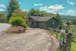 Hilltop Cottage with Hot Tub in Sky Valley, Ga - Image 5