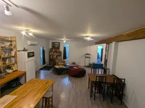 Spacious entire condo near downtown - Image 4