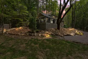 Creekside Hideaway - Peaceful tiny home w/ privacy - Image 2