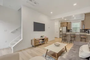 Cozy Downtown Townhome Retreat! - Image 2