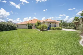 Stylish Spacious Villa with Pool 4brd 3bath - Image 2