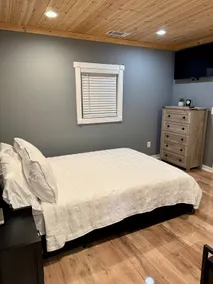 Urban Cabin - Image 3
