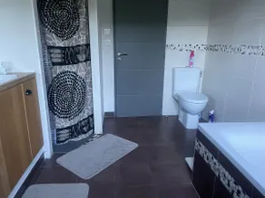 Single-storey house & PMR pool - Image 4
