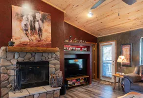 Tranquil Quiet Get-Away Cabin - Image 2
