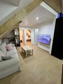Cozy 2 bedroom accommodation - Image 4