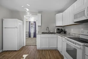 Centrally located near Hospital - Image 3