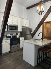 Carriage Room - Image 2