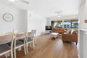 Waterside Oasis - Image 4