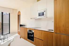 Enjoy Prime Location Flat/Quiet. - Image 3