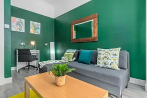 Central Kirkintilloch 2 Bed App - Image 2