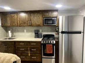 Cute and Cozy One Bedroom Unit - Image 3