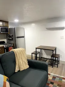 Cute and Cozy One Bedroom Unit - Image 5