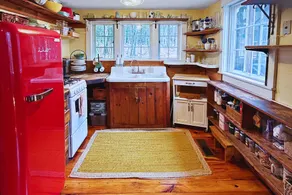 Bright & Cheerful Woodstock Cottage - Image 5