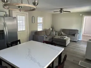 Charming Lake Livingston Home! - Image 2