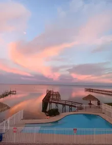 Oasis On the Bay w/pier and pool - Image 2