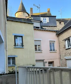 Charming 2-bedroom in the heart of Old Laval - Image 2