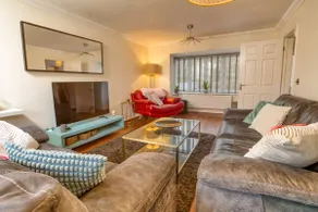 Charming Getaway Near Central Lincoln - Pass the Keys - Image 2