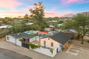 Designer Home with Guest House, Pool, Hot Tub - Image 4