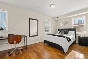 Central~Free Onsite Parking~Family/Pet friendly - Image 4