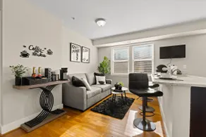 Central~Free Onsite Parking~Family/Pet friendly - Image 2