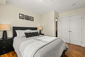 Central~Free Onsite Parking~Family/Pet friendly - Image 3