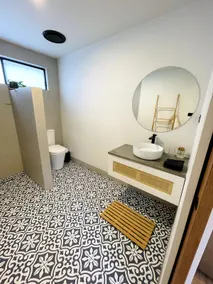 Charly Guesthouse - Image 3