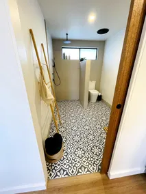 Charly Guesthouse - Image 2