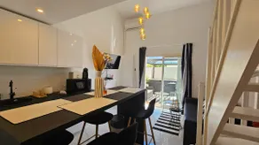 Romantic getaway, private spa & sauna, beach 80 m away - Image 2